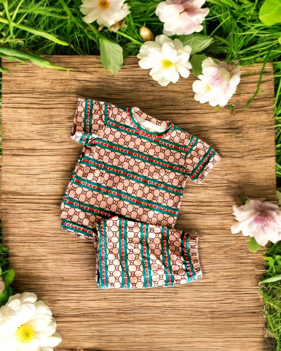 Conjunto Deportivo Inspirado en Gucci ✨🖤💚❤️