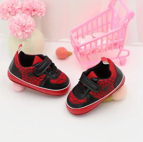 🕷️👟 Tenis “Héroe Rojo” – ¡Para pequeños superhéroes en acción!